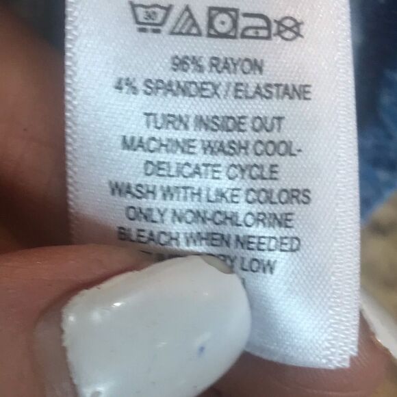 Kenar Size 2X Paisley Blue and White V Neck Blouse - Picture 6 of 9